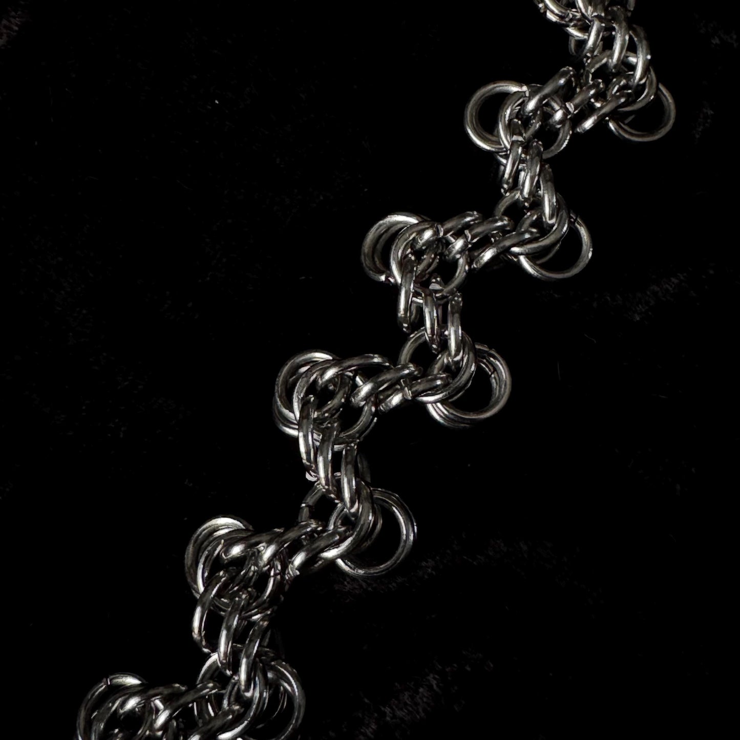 chainmail zigzag chunky patterned bracelet