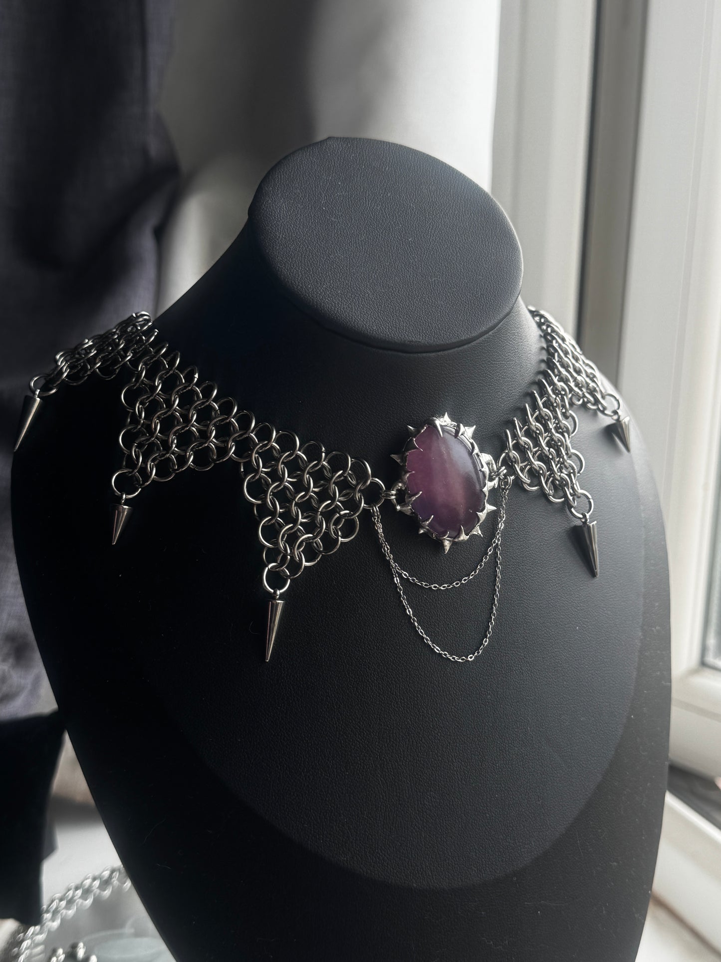 Amethyst jester collar