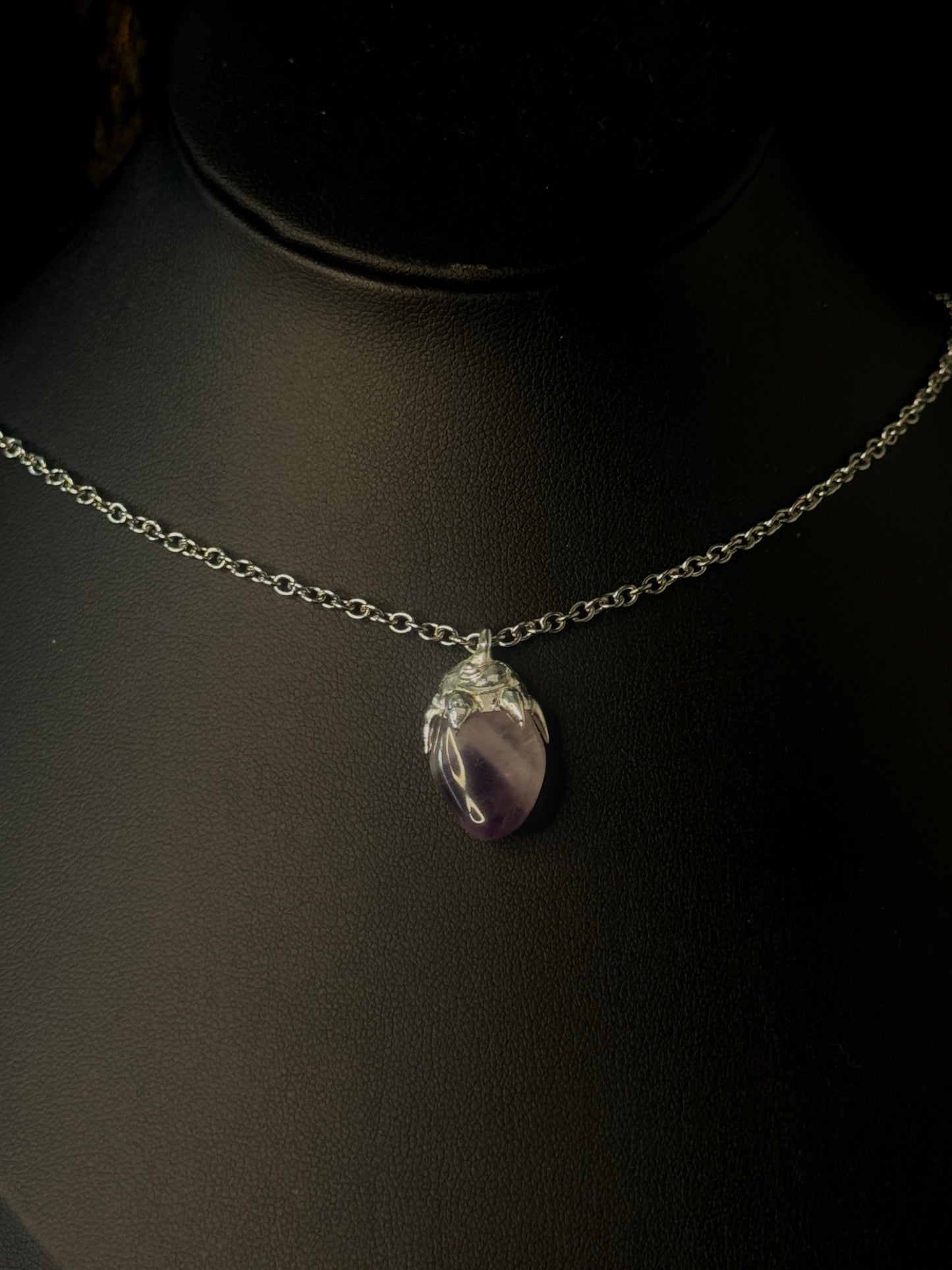 Amethyst claw necklace