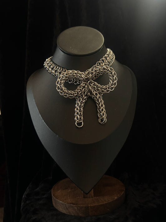 Bow choker
